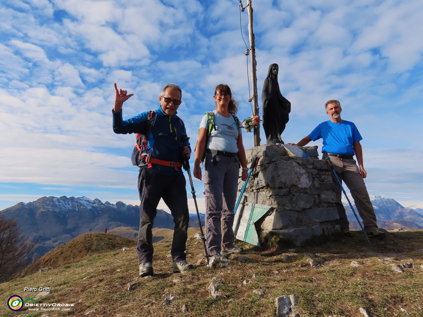 41 Alla Madonnina dei Canti (1563 m).JPG